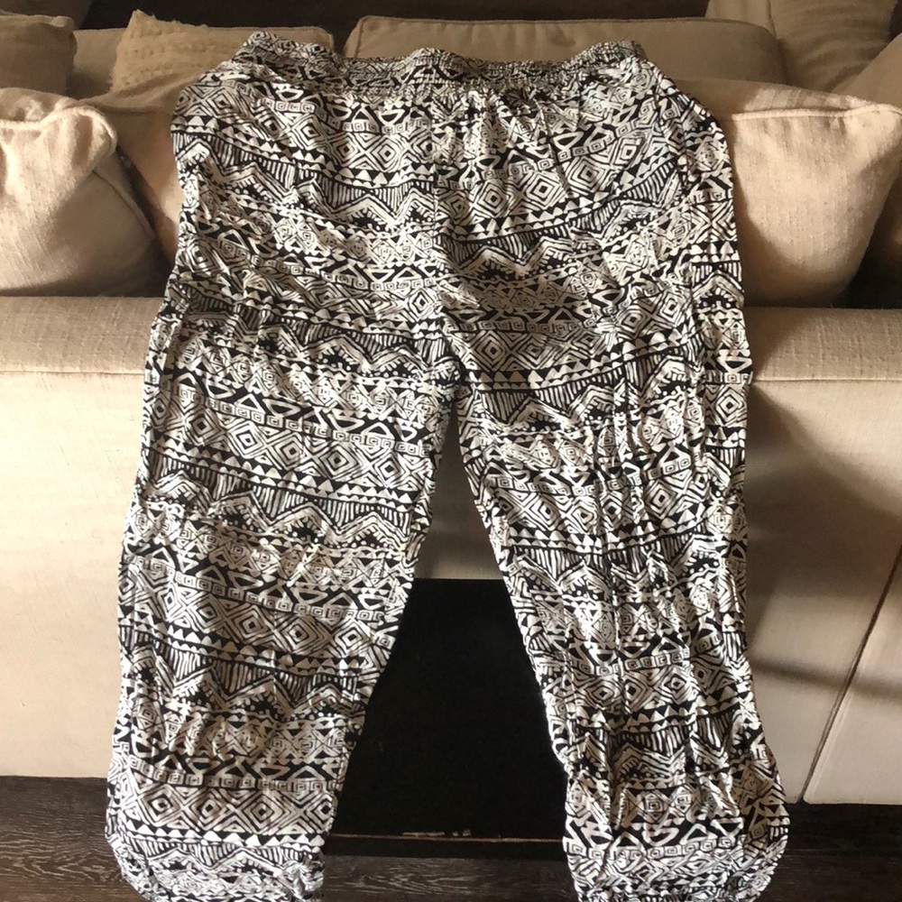Comfy “LA Hearts” Baggy Lightweight Pants